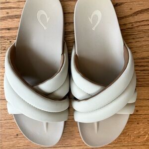 OluKai Hila Women's Sandals Like New, cloud color